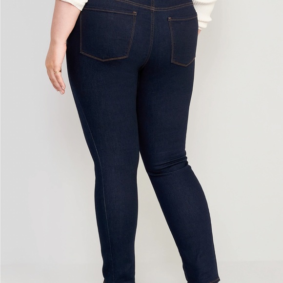 Old Navy Pop Icon Skinny Jean in Dark Wash - Picture 2 of 6
